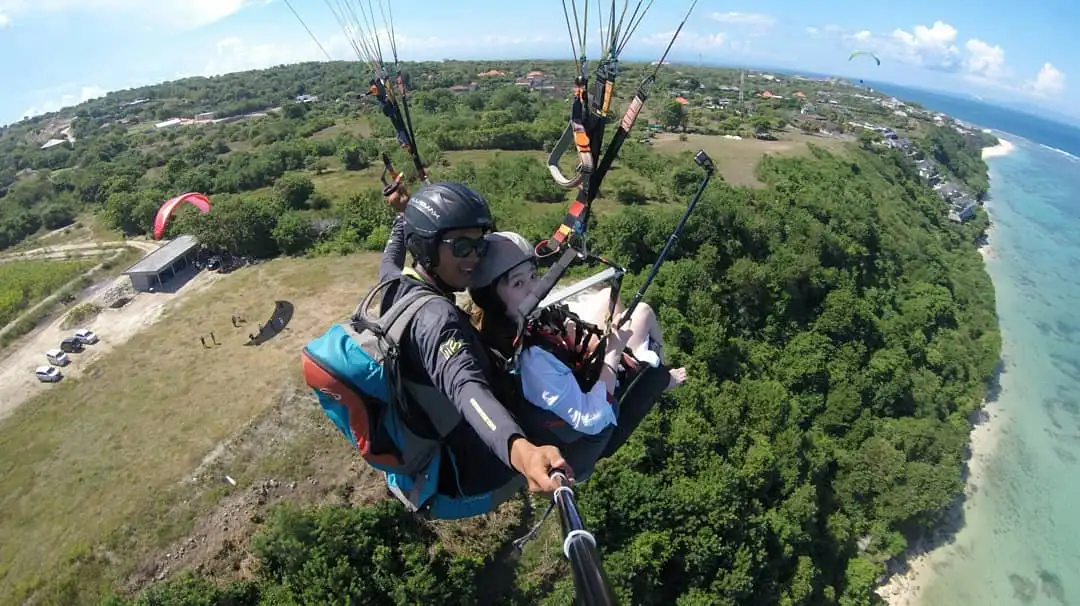 Uluwatu & Paragliding Tour